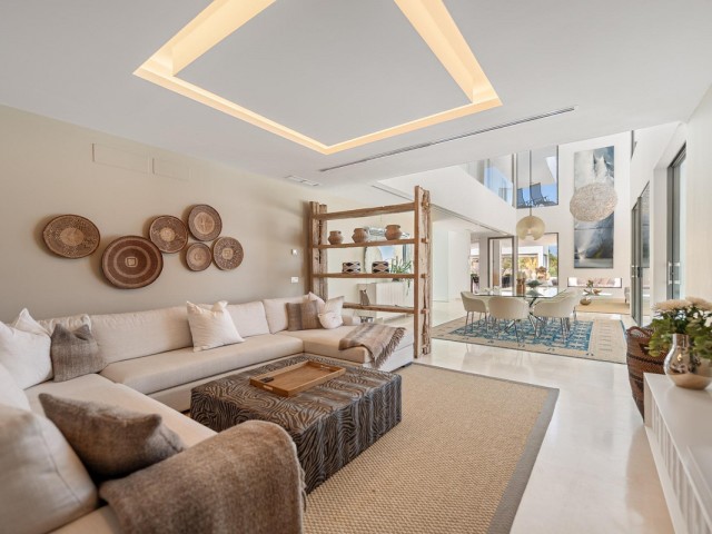 7 Bedrooms Villa in Marbella