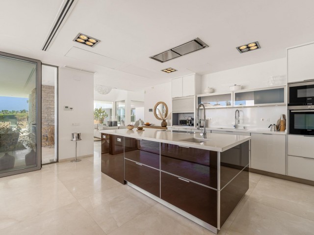 7 Bedrooms Villa in Marbella