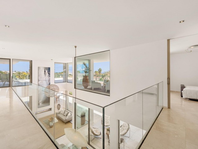 7 Bedrooms Villa in Marbella