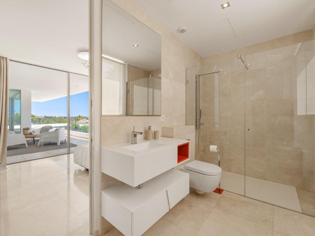 7 Bedrooms Villa in Marbella