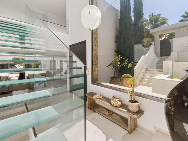 7 Bedrooms Villa in Marbella