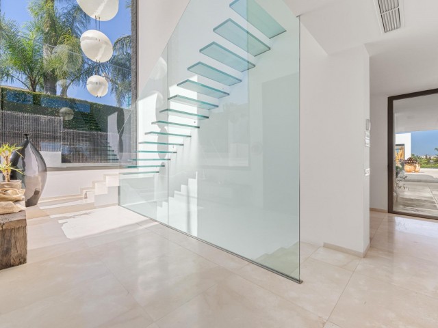 7 Bedrooms Villa in Marbella