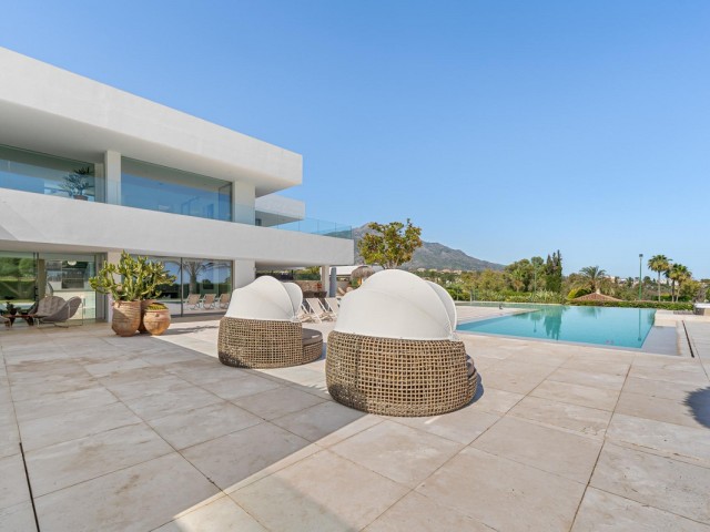 7 Bedrooms Villa in Marbella