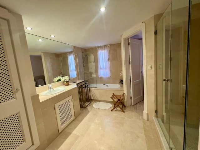 3 Bedrooms Apartment in Sotogrande Marina