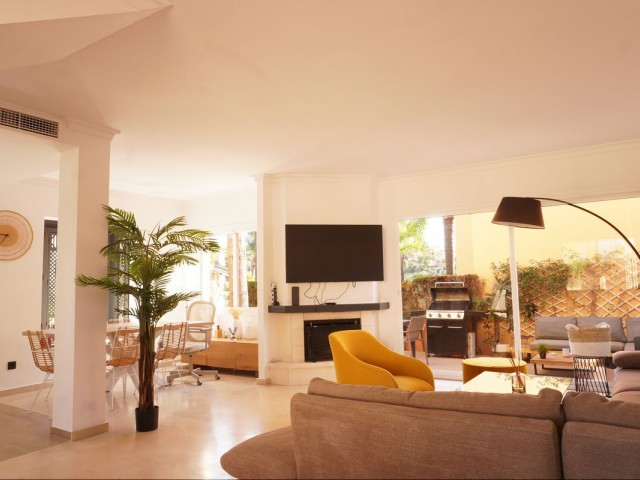 3 Bedrooms Townhouse in Nueva Andalucía