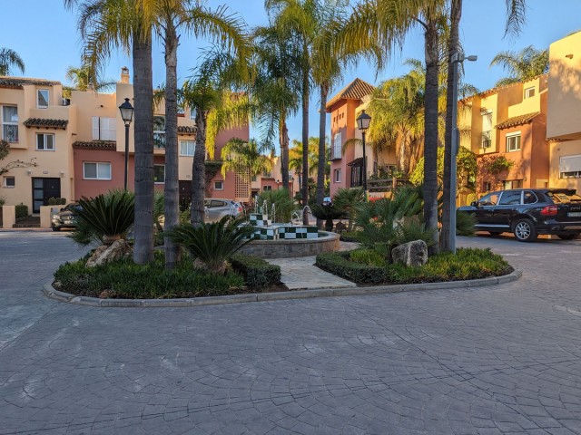 3 Bedrooms Townhouse in Nueva Andalucía