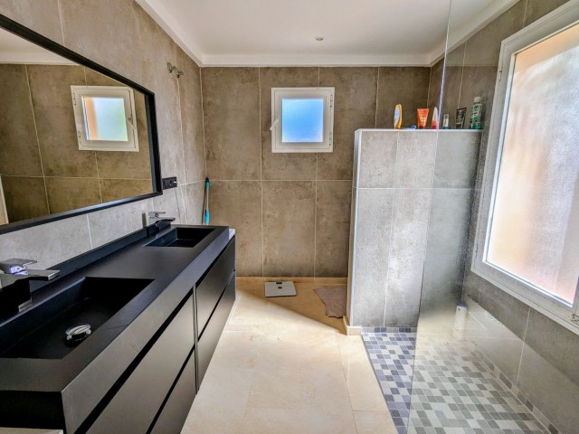 3 Bedrooms Townhouse in Nueva Andalucía