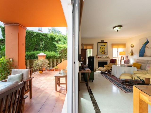 Villa con 3 Dormitorios  en Cerros del Aguila