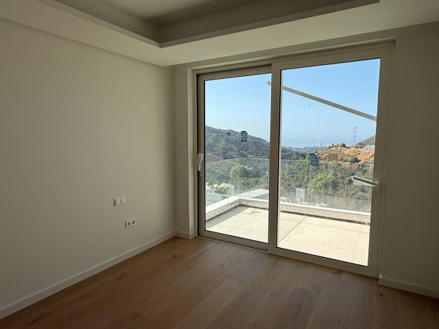 6 Bedrooms Villa in Marbella