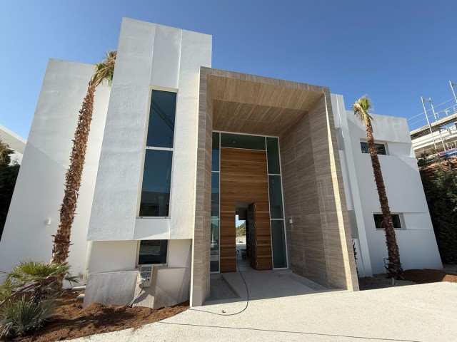 6 Bedrooms Villa in Marbella