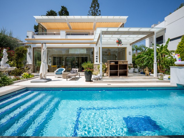 4 Bedrooms Villa in Marbella