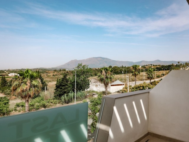 3 Bedrooms Apartment in Selwo