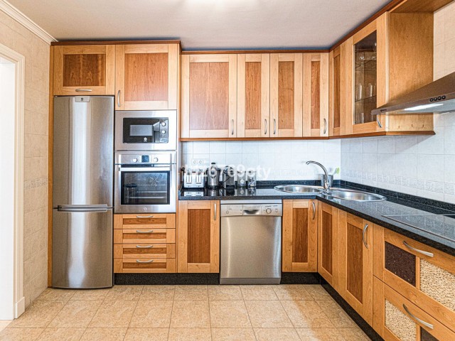 2 Bedrooms Apartment in Benalmadena