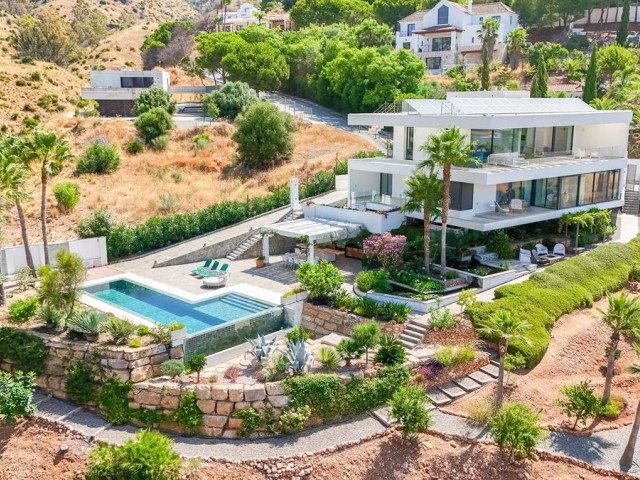 4 Bedrooms Villa in Mijas