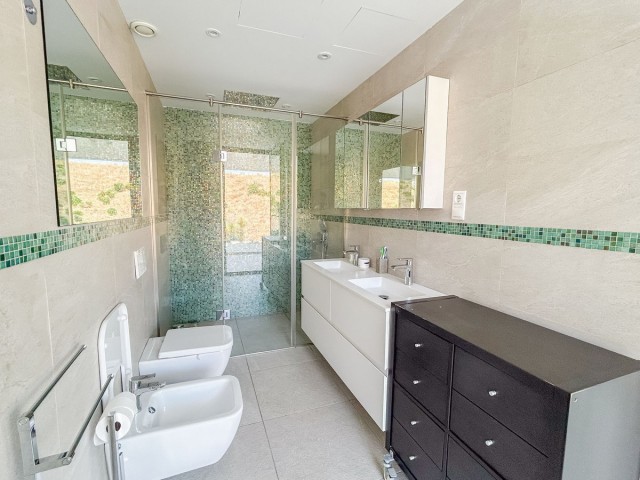 4 Bedrooms Villa in Mijas