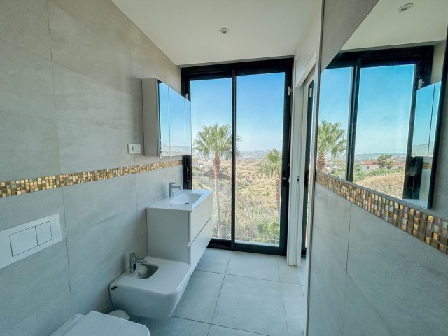 4 Bedrooms Villa in Mijas