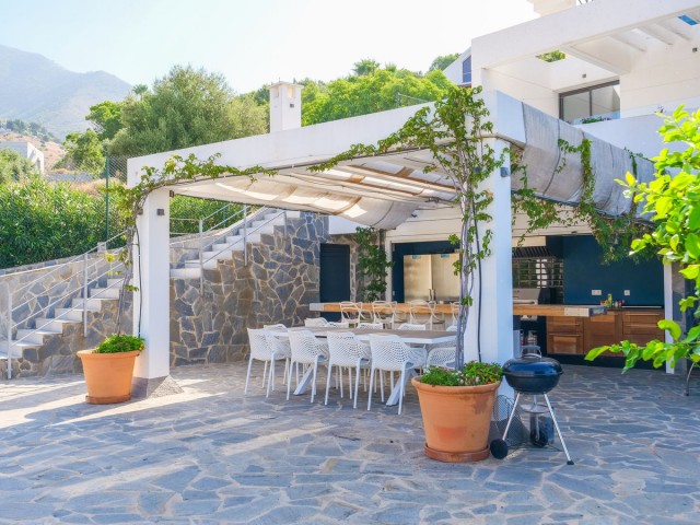 4 Bedrooms Villa in Mijas