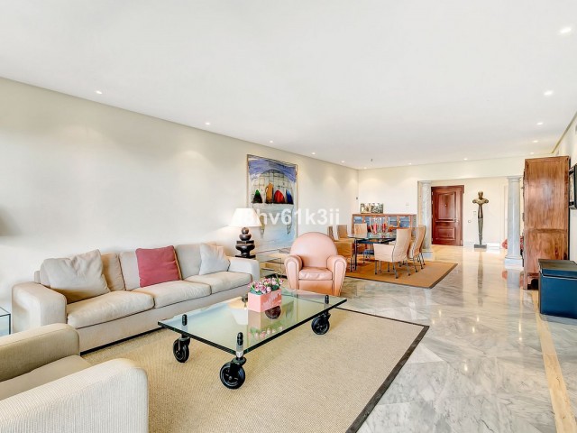 3 Bedrooms Apartment in Los Monteros