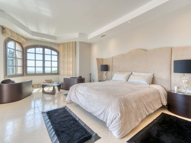 5 Bedrooms Villa in Sotogrande