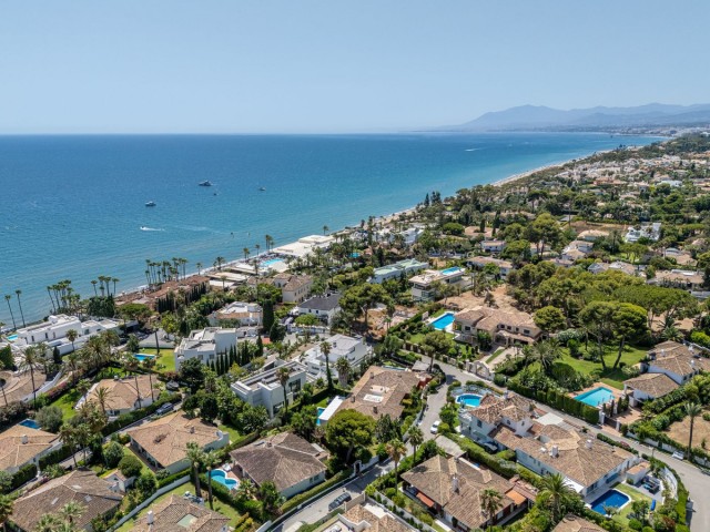 7 Bedrooms Villa in Los Monteros