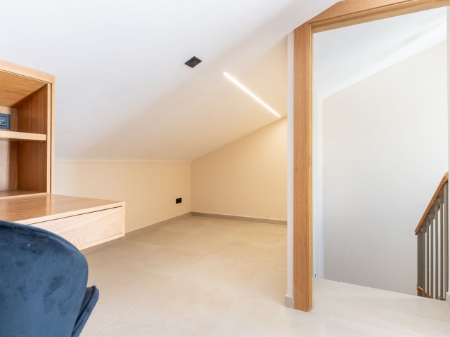 4 Slaapkamer Rijtjeshuis in Estepona
