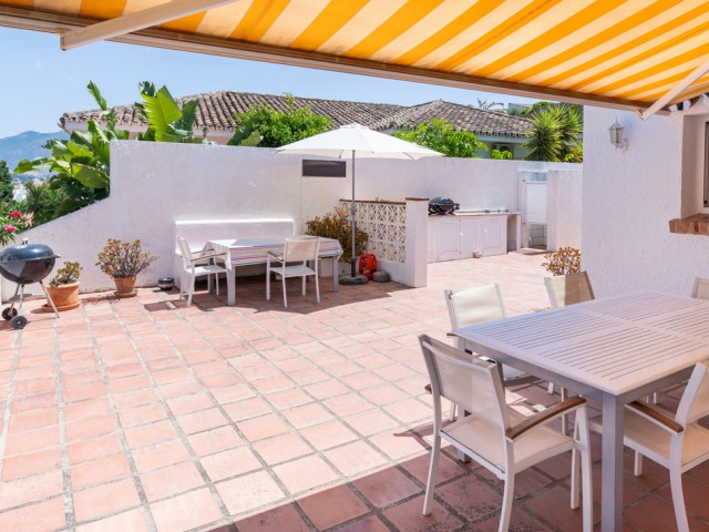 Villa con 3 Dormitorios  en Cerros del Aguila