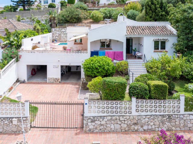Villa con 3 Dormitorios  en Cerros del Aguila