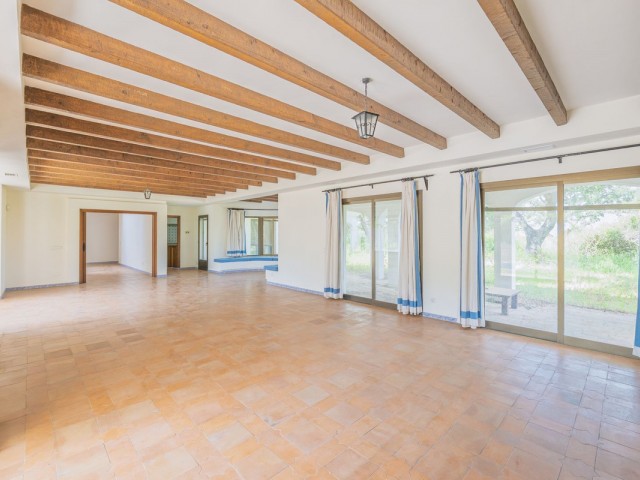 6 Makuuhuoneen Huvila San Roque Club