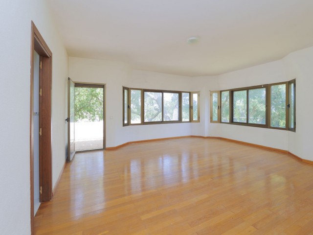 6 Makuuhuoneen Huvila San Roque Club