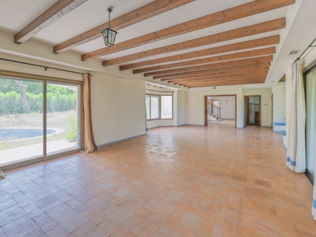 6 Makuuhuoneen Huvila San Roque Club