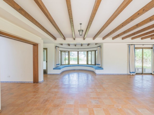 6 Makuuhuoneen Huvila San Roque Club