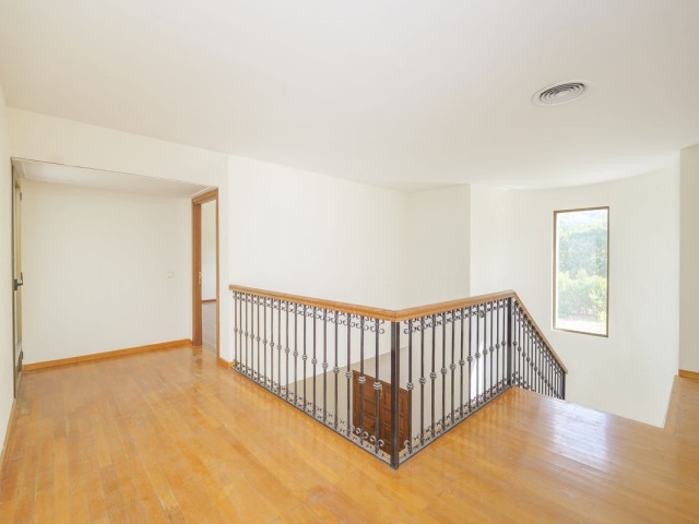 6 Makuuhuoneen Huvila San Roque Club