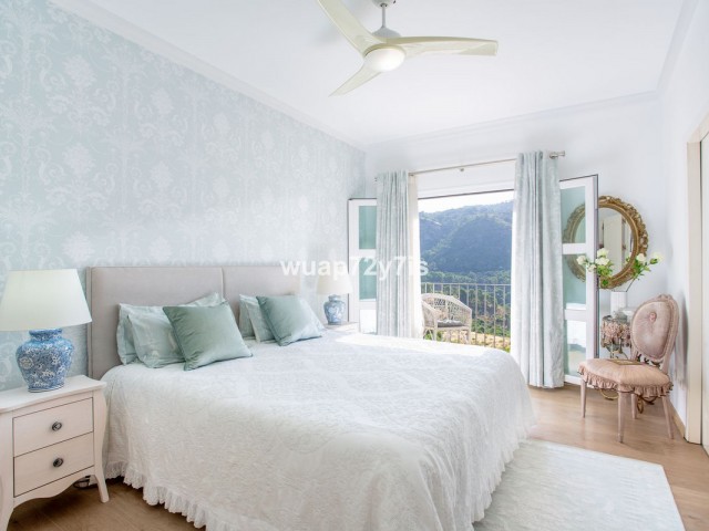 5 Soveroms Villa i Benahavís