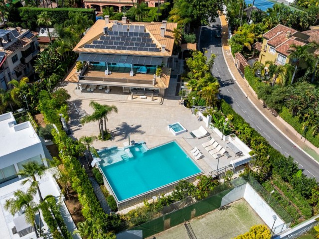 8 Makuuhuoneen Huvila Bahía de Marbella