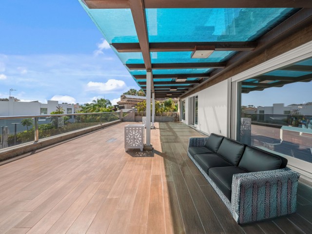 8 Makuuhuoneen Huvila Bahía de Marbella
