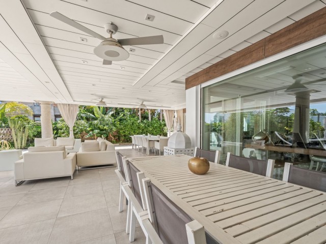 8 Makuuhuoneen Huvila Bahía de Marbella