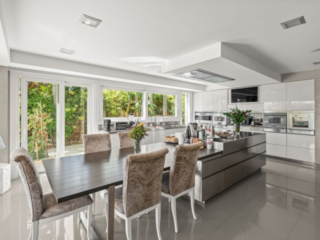 8 Makuuhuoneen Huvila Bahía de Marbella