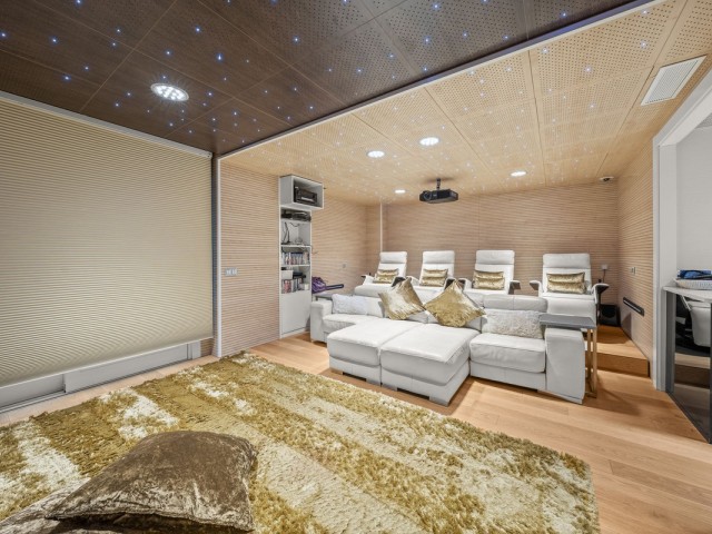 8 Makuuhuoneen Huvila Bahía de Marbella