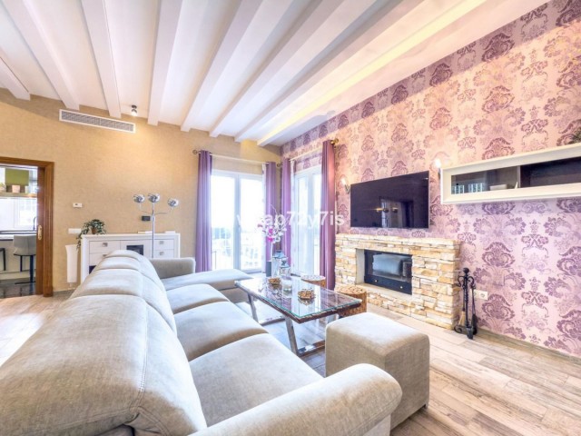 Villa avec 4 Chambres  à Istán