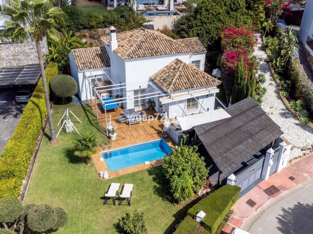 4 Schlafzimmer Villa in Istán