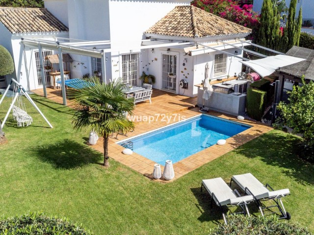 4 Schlafzimmer Villa in Istán