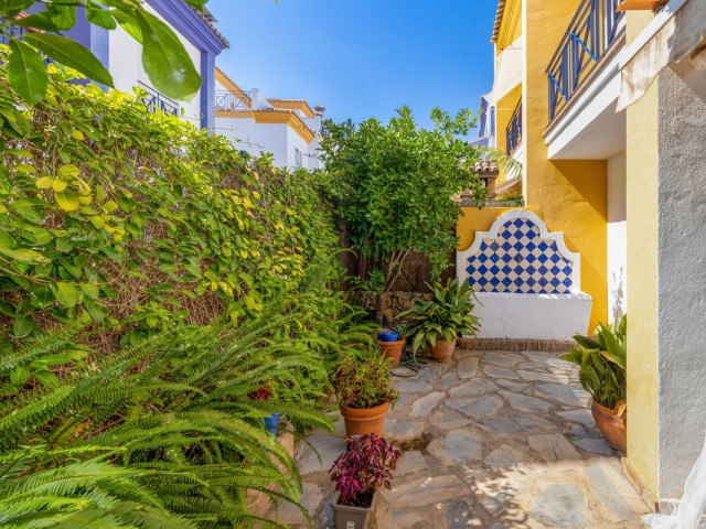 4 Slaapkamer Rijtjeshuis in San Pedro de Alcántara