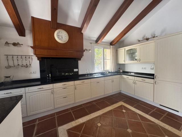 3 Makuuhuoneen Huvila Istán