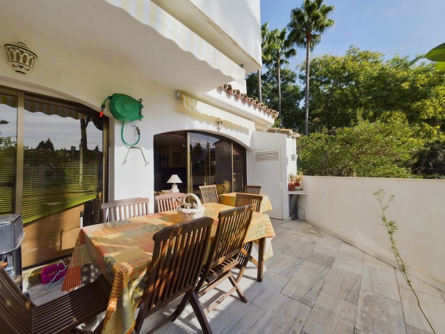Appartement avec 3 Chambres  à Elviria