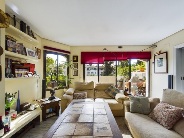 Appartement avec 3 Chambres  à Elviria