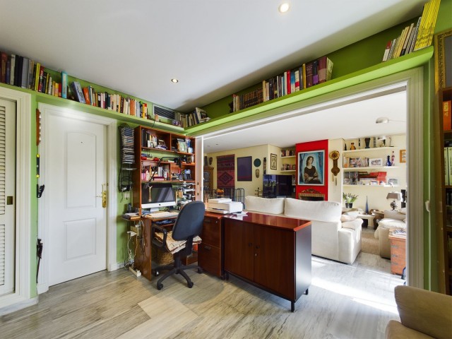 Appartement avec 3 Chambres  à Elviria