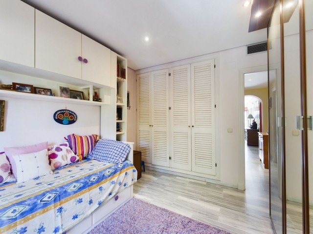 Appartement avec 3 Chambres  à Elviria