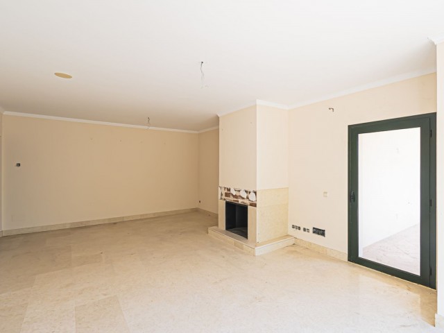 2 Bedrooms Apartment in Benahavís