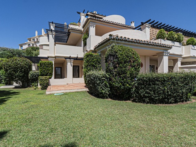 2 Bedrooms Apartment in Benahavís