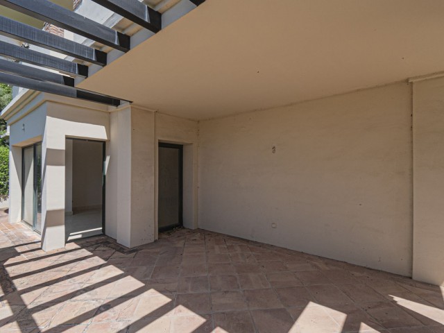 2 Bedrooms Apartment in Benahavís